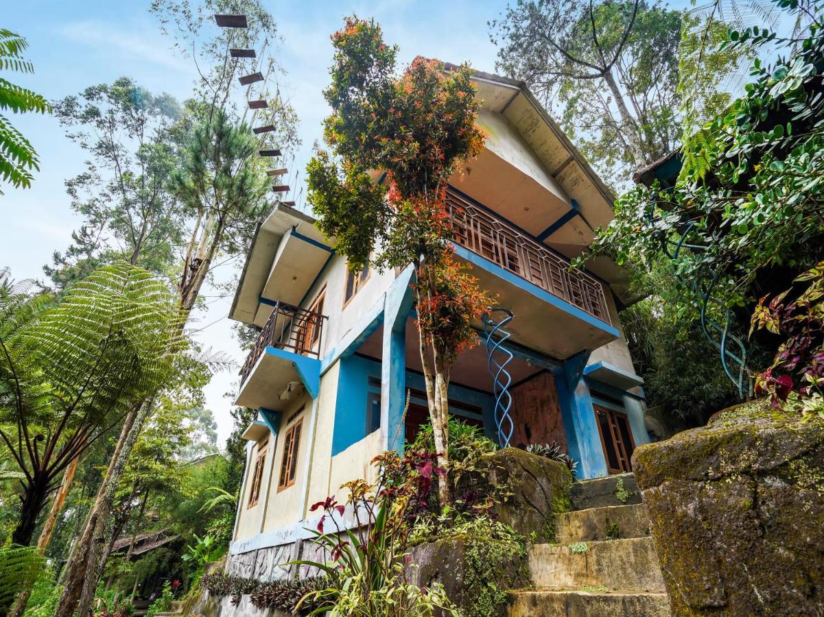 Oyo Homes 90915 Eco Tourism Desa Cihanjuang Rahayu Ciwangun Indah Camp Villas Bongkar Exterior foto